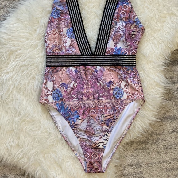 ASOS DESIGN metallic elastic trim swimsuit size 6 - Picture 5 of 8